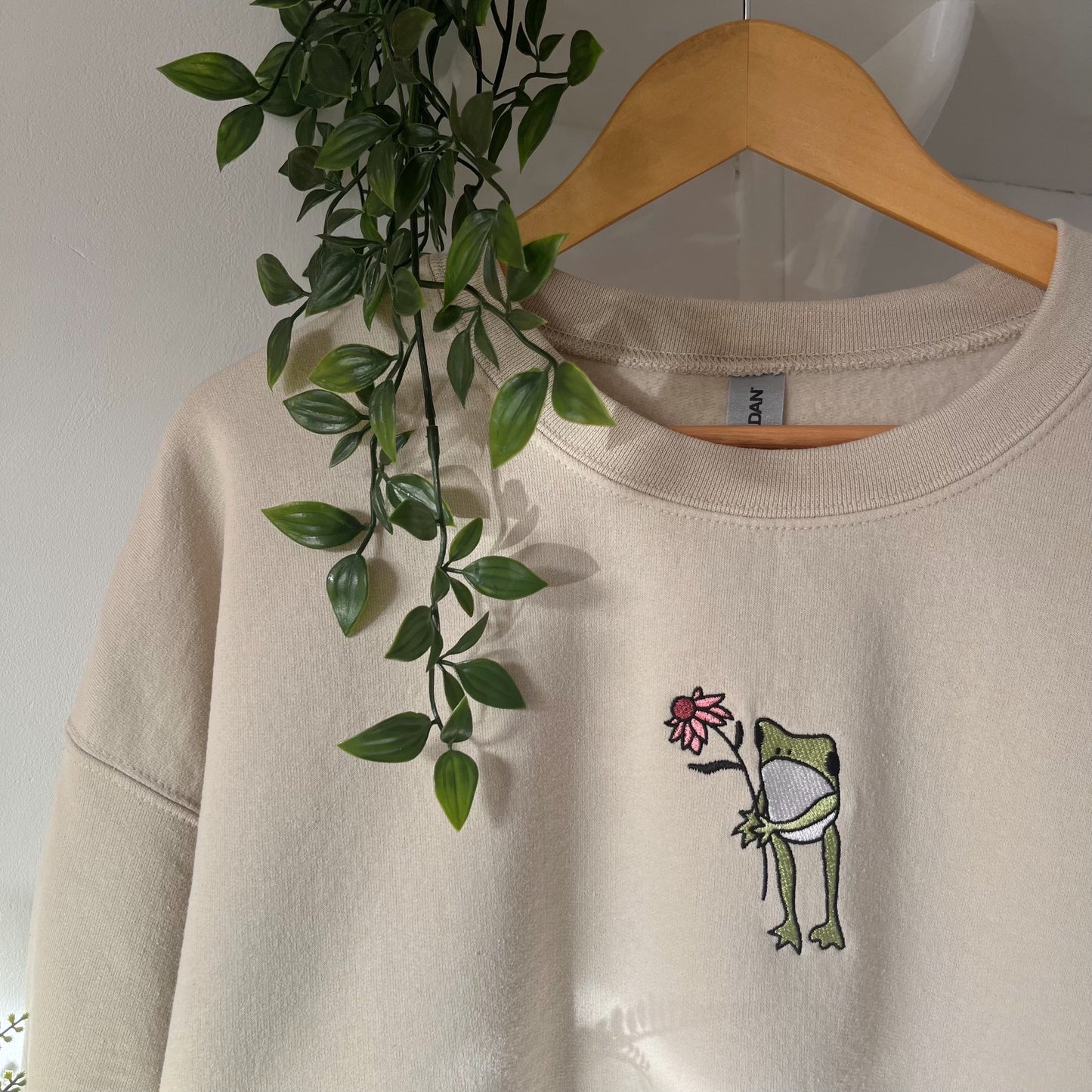 Flower Frog Embroidered Crewneck Sweatshirt
