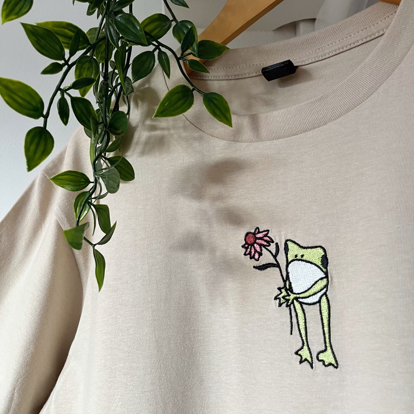 Flower Frog Embroidered T-shirt
