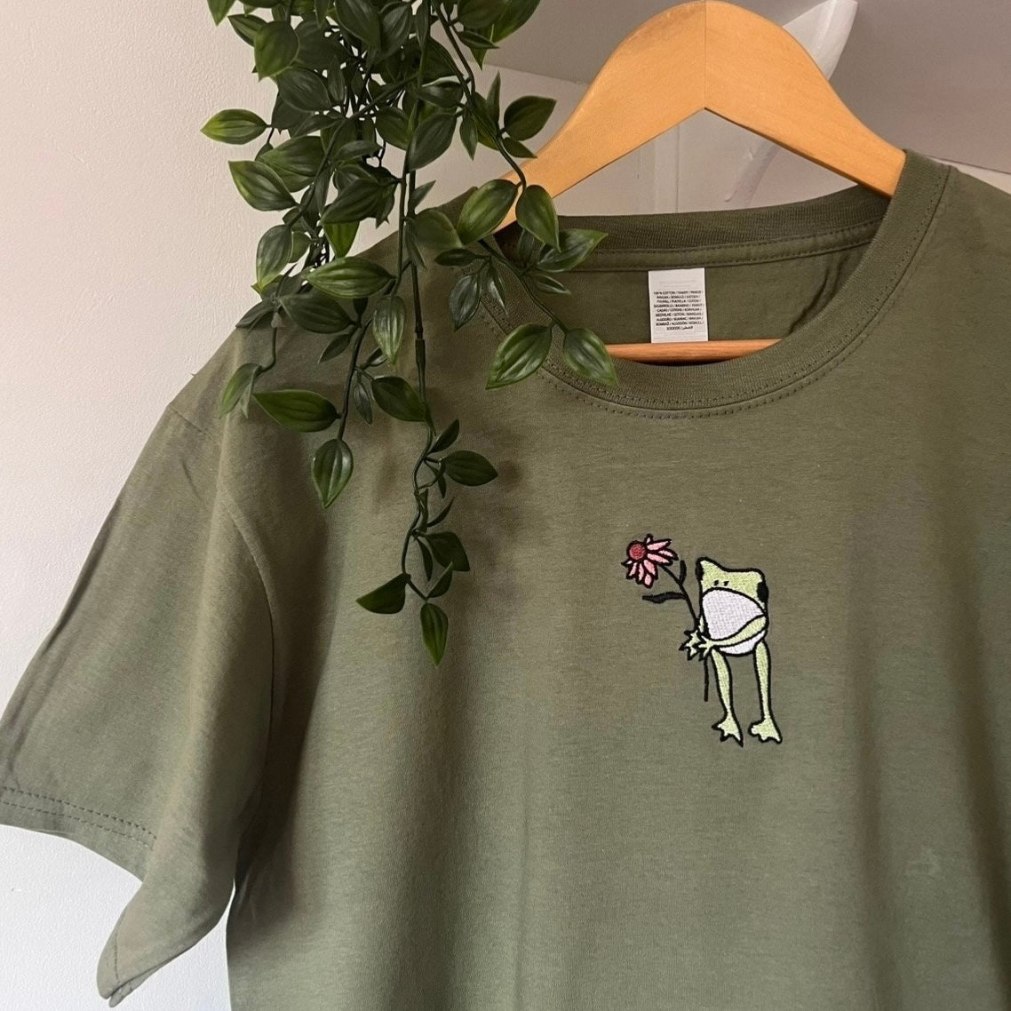 Flower Frog Embroidered T-shirt